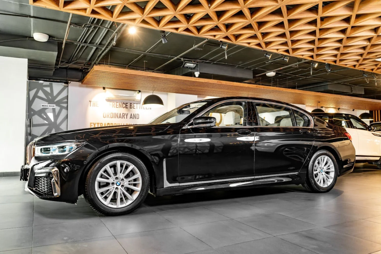 BMW 7 SERIES